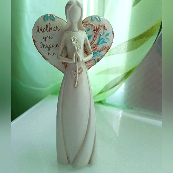 Seagull Studios Ceramic Flutter Heart Angel Figurine 2009, 6"H - Picture 2 of 14